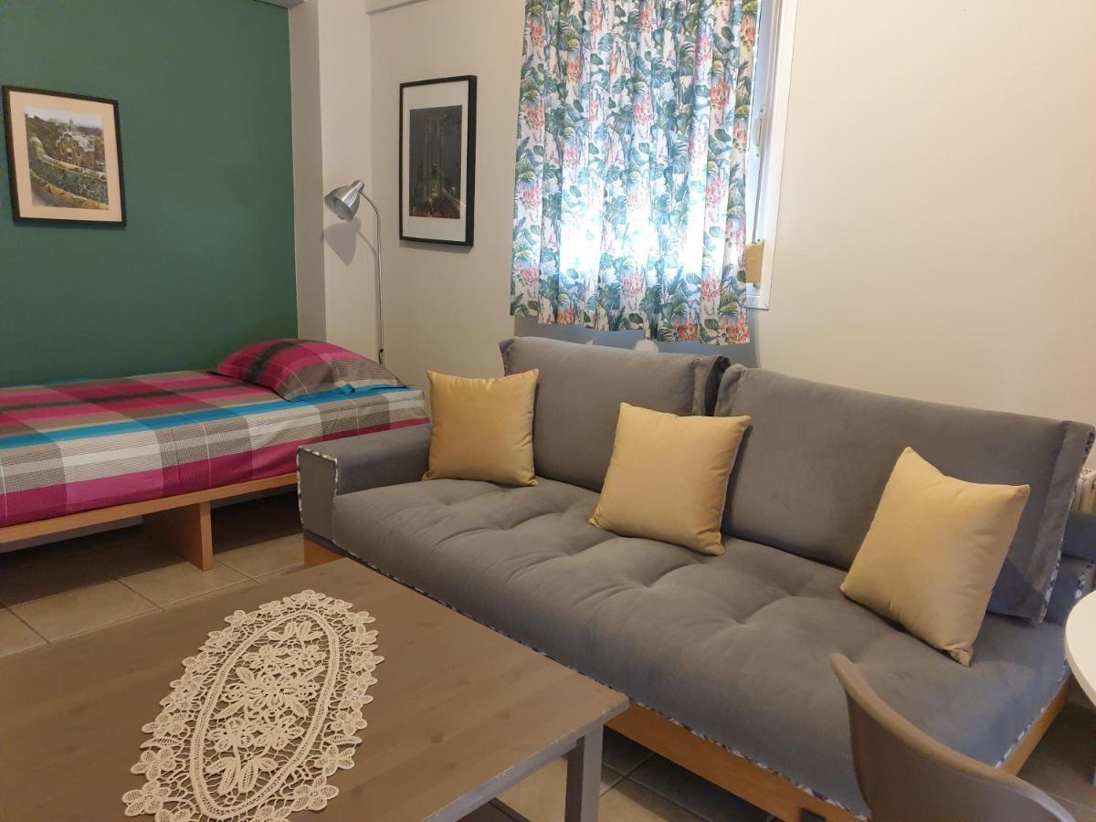 Comfortable Apartment In The Center Of Volos Very Close To The Port Exterior photo